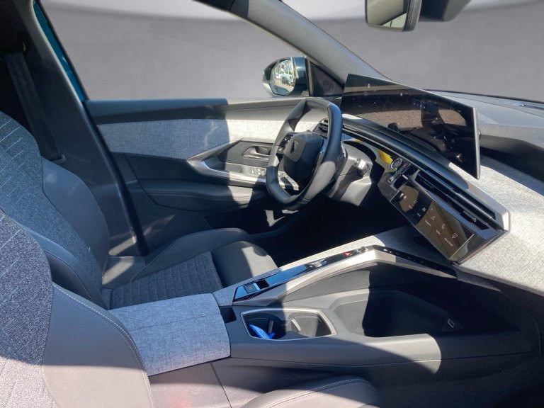 Bild 10: Peugeot 5008 Allure Hybrid 1