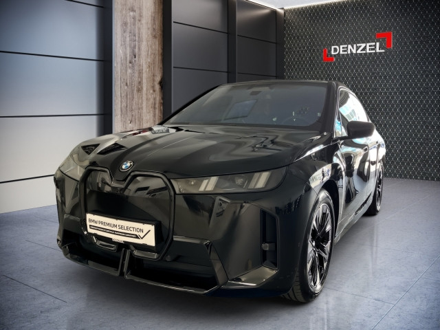 Bild 1: BMW PKW i-Serie iX xDrive45