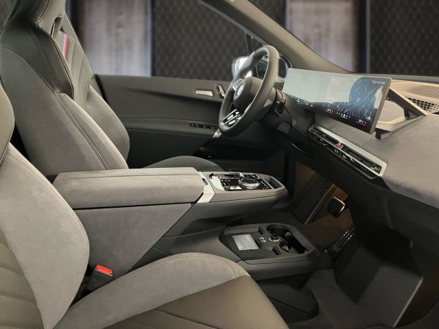 Bild 8: BMW PKW i-Serie iX xDrive45