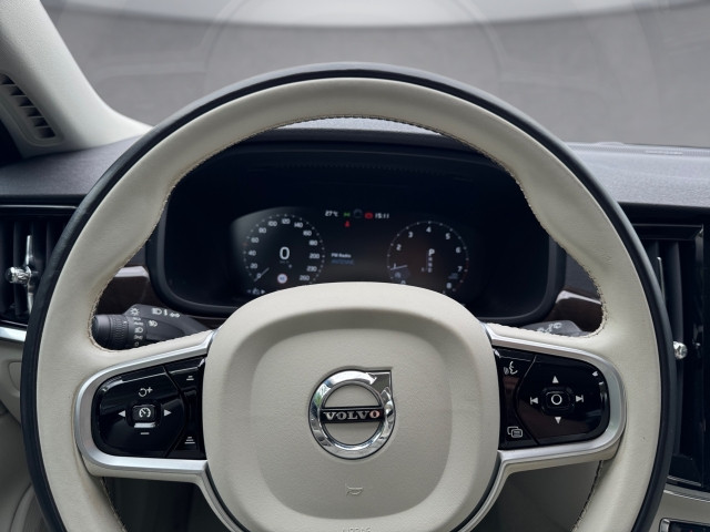 Bild 9: VOLVO PKW V90 T4 A Momentum