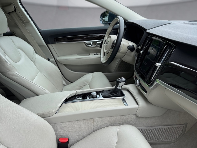Bild 10: VOLVO PKW V90 T4 A Momentum