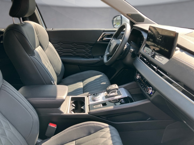 Bild 10: Mitsubishi Outlander PHEV 2,4 4WD Diamond 2-tone Leder