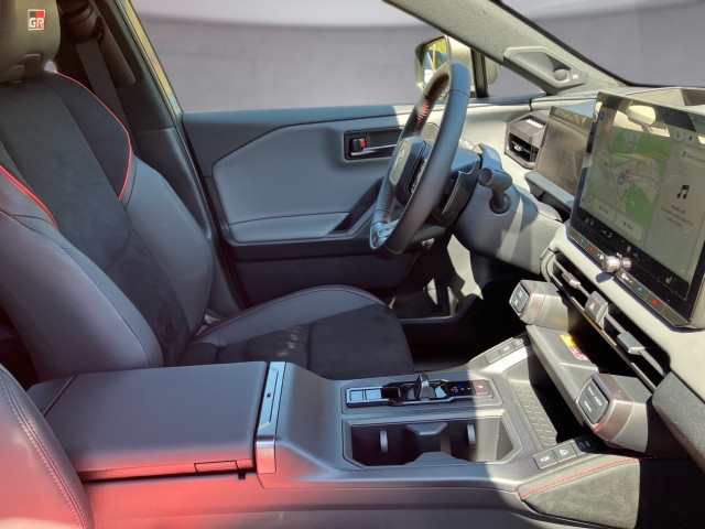 Bild 10: Toyota RAV4 5-Türer GR Sport 2.5 Hybrid Automatikgetriebe