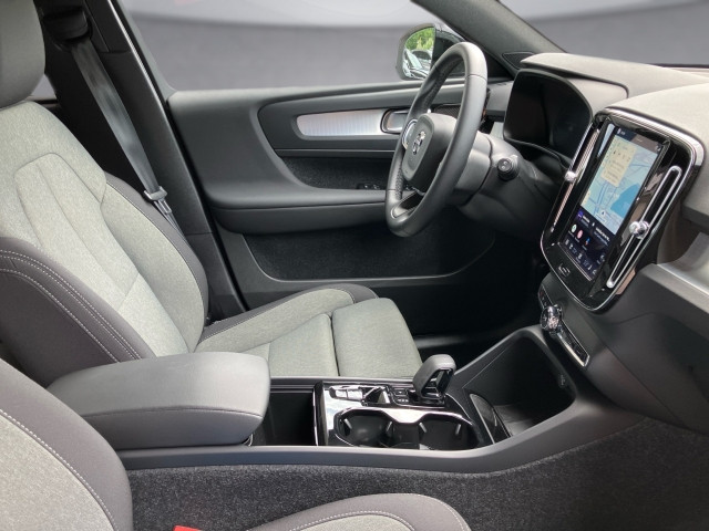 Bild 10: VOLVO PKW XC40 Plus, B3 Mild Hybrid, Benzin, Dark