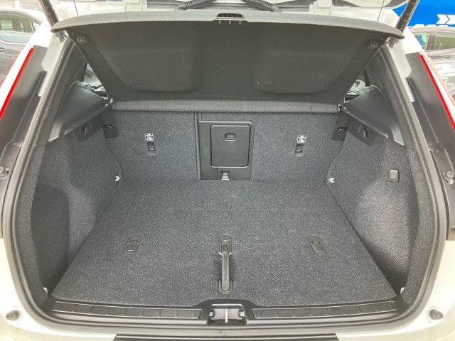 Bild 12: VOLVO PKW XC40 Plus, B3 Mild Hybrid, Benzin, Dark