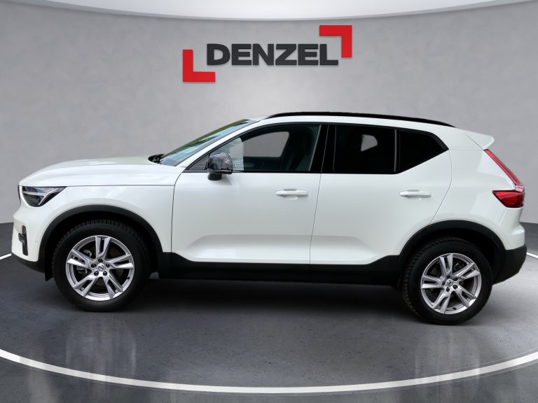 Bild 1: VOLVO PKW XC40 Plus, B3 Mild Hybrid, Benzin, Dark