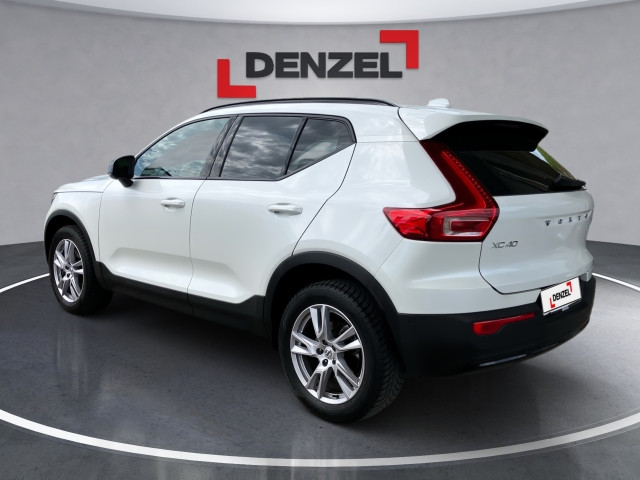 Bild 2: VOLVO PKW XC40 Plus, B3 Mild Hybrid, Benzin, Dark