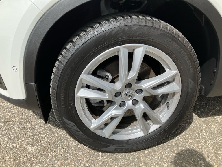 Bild 7: VOLVO PKW XC40 Plus, B3 Mild Hybrid, Benzin, Dark
