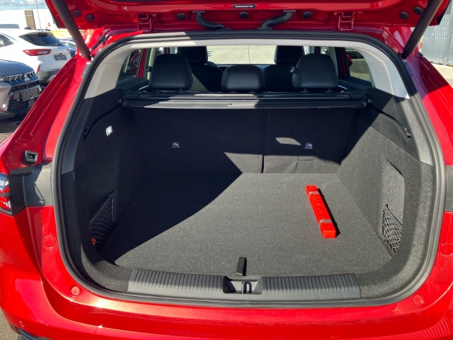Bild 5: MG HS PHEV+ Luxury Lenkradhzg. 25.5