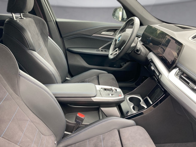 Bild 10: BMW iX1 xDrive30 U11