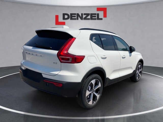 Bild 2: VOLVO PKW XC40 Plus, B3 Mild Hybrid, Benzin, Dark