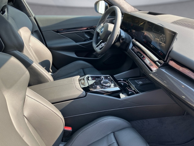 Bild 10: BMW 550e xDrive Touring