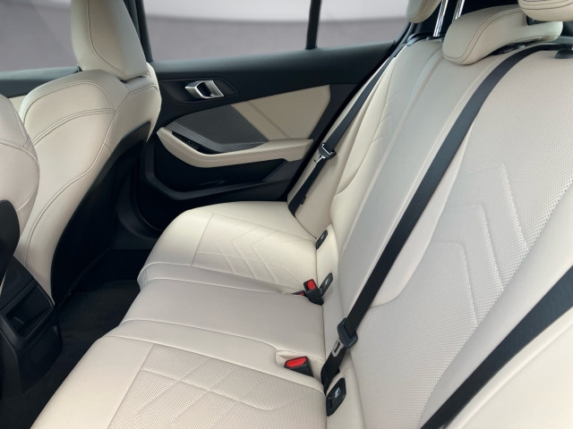 Bild 3: BMW 116 5-Tüerer F70