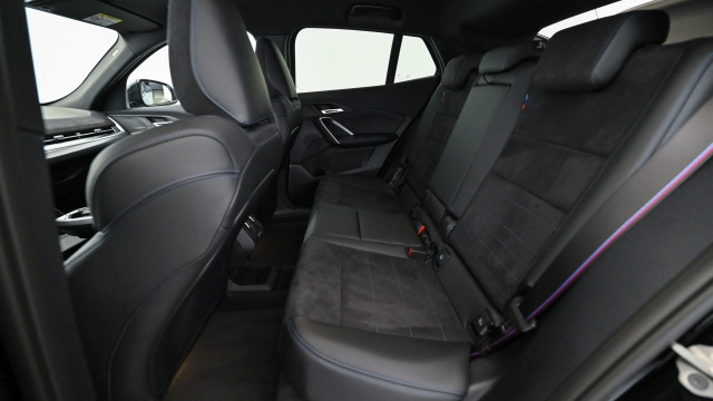 Bild 14: BMW iX2 eDrive 20 U10