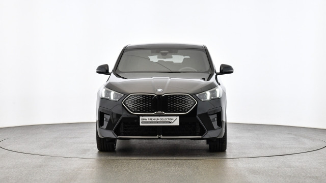 Bild 7: BMW iX2 eDrive 20 U10
