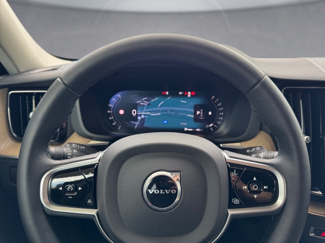 Bild 9: VOLVO PKW XC60 Plus, B5 AWD Mild Hybrid, Benzin, Dark