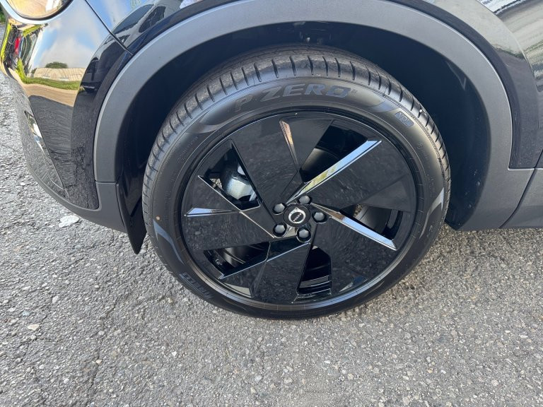 Bild 7: VOLVO PKW XC40 Black Edition Plus, B3 Mild Hybrid, Benzin