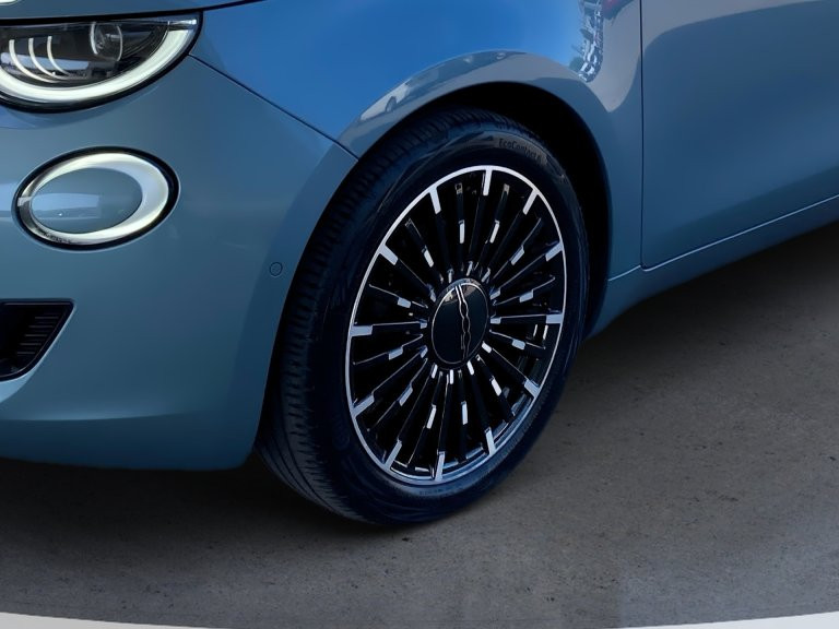 Bild 7: Fiat 500 Elektro 3+1 La Prima 42 kWh