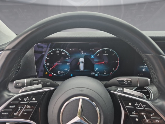 Bild 9: Mercedes E 220 d T 4Matic Aut.