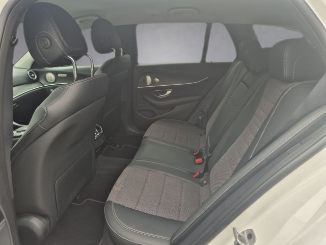 Bild 11: Mercedes E 220 d T 4Matic Aut.