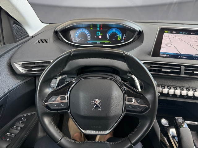 Bild 1: Peugeot Peugeot 3008 SUV Hybrid 225 PHEV