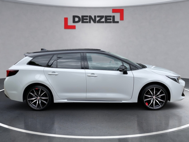 Bild 4: Toyota Corolla 2,0 Touring