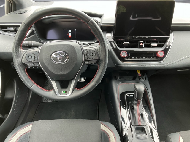 Bild 8: Toyota Corolla 2,0 Touring