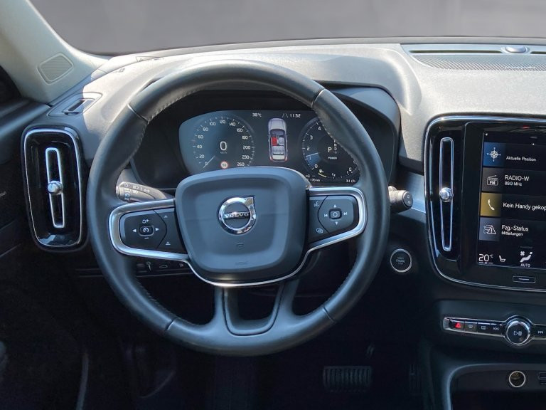 Bild 9: VOLVO PKW XC40 T5 PHEV FWD Momentum Pro Aut.