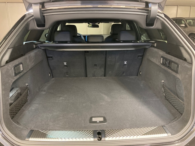 Bild 12: BMW i5 xDrive40 Touring