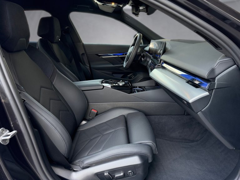 Bild 5: BMW i5 eDrive40 Limousine