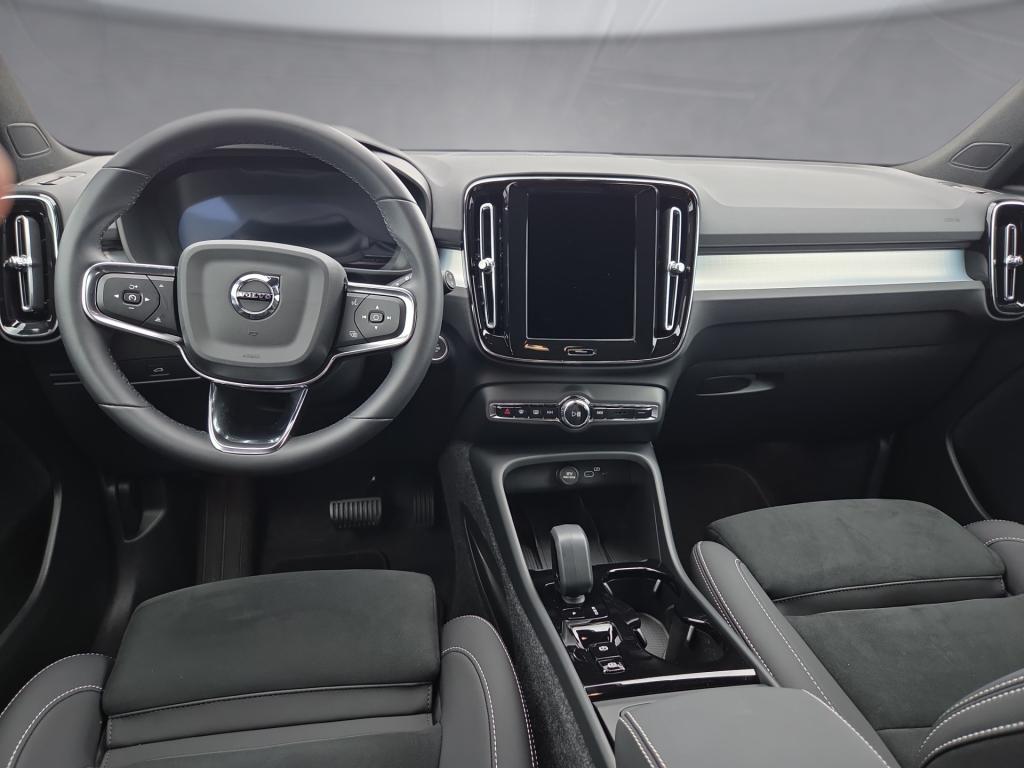 Bild 8: VOLVO PKW XC40 B3 Plus Dark Mild Hybrid