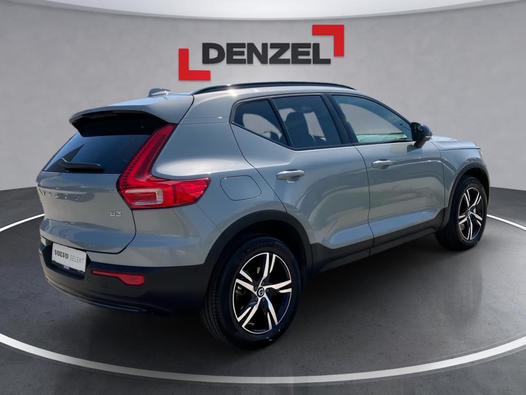 Bild 3: VOLVO PKW XC40 B3 Plus Dark Mild Hybrid