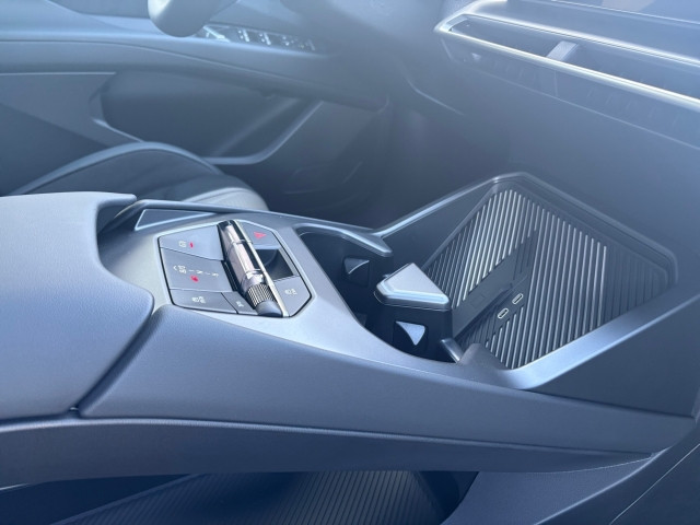 Bild 8: BMW iX3 40