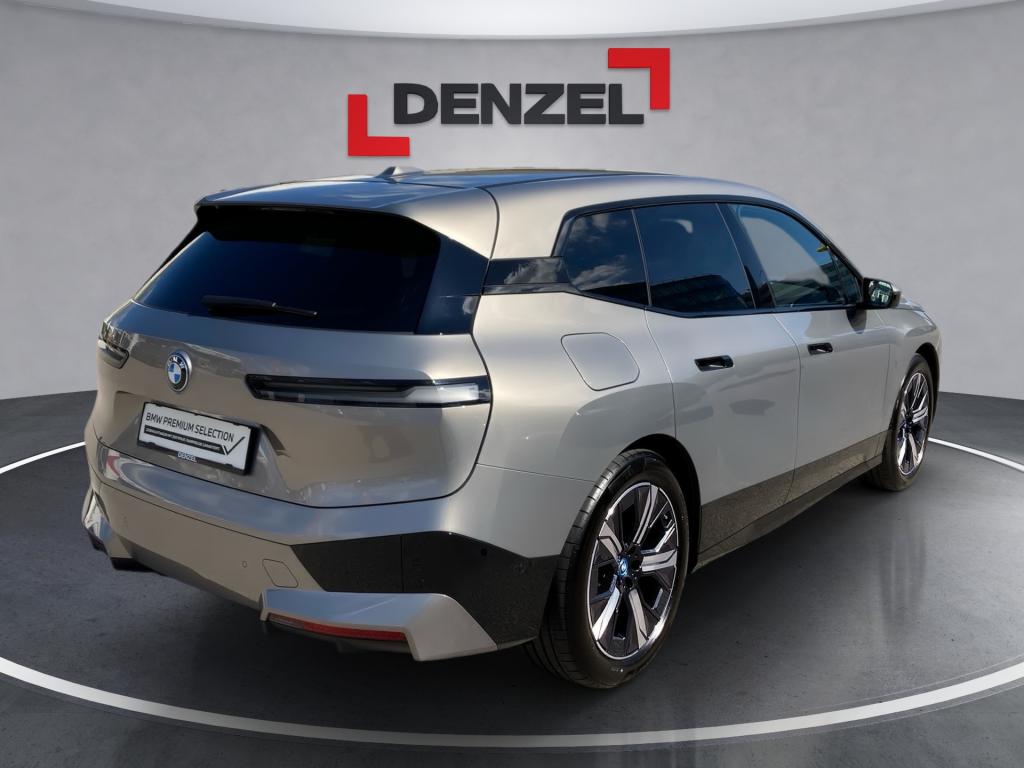 Bild 3: BMW iX xDrive40 71kWh
