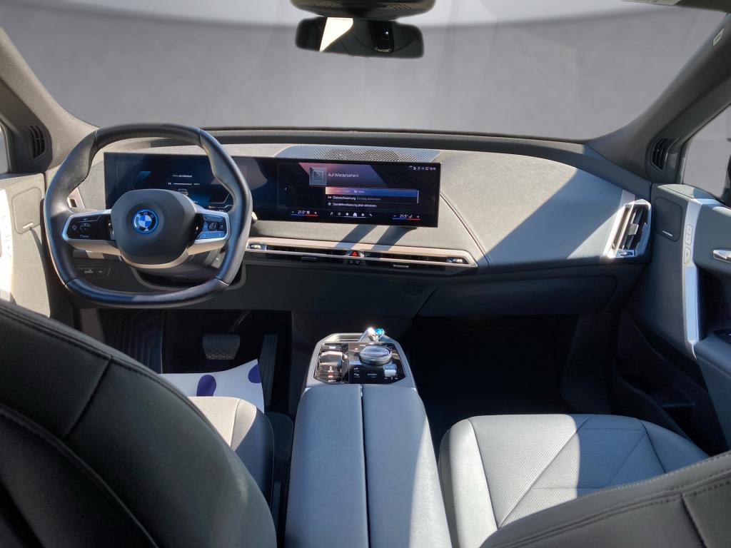 Bild 8: BMW iX xDrive40 71kWh