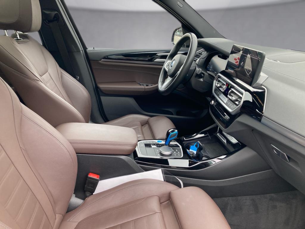 Bild 10: BMW iX3 M 73,8kWh Sport